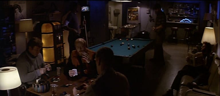 todos en la sala de juegos